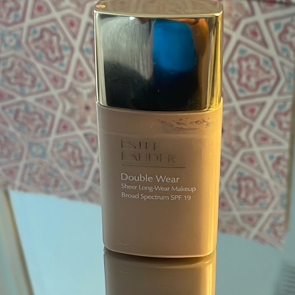 Estée Lauder Double Wear Sheer Long Wear makeup 2C3 Fresco